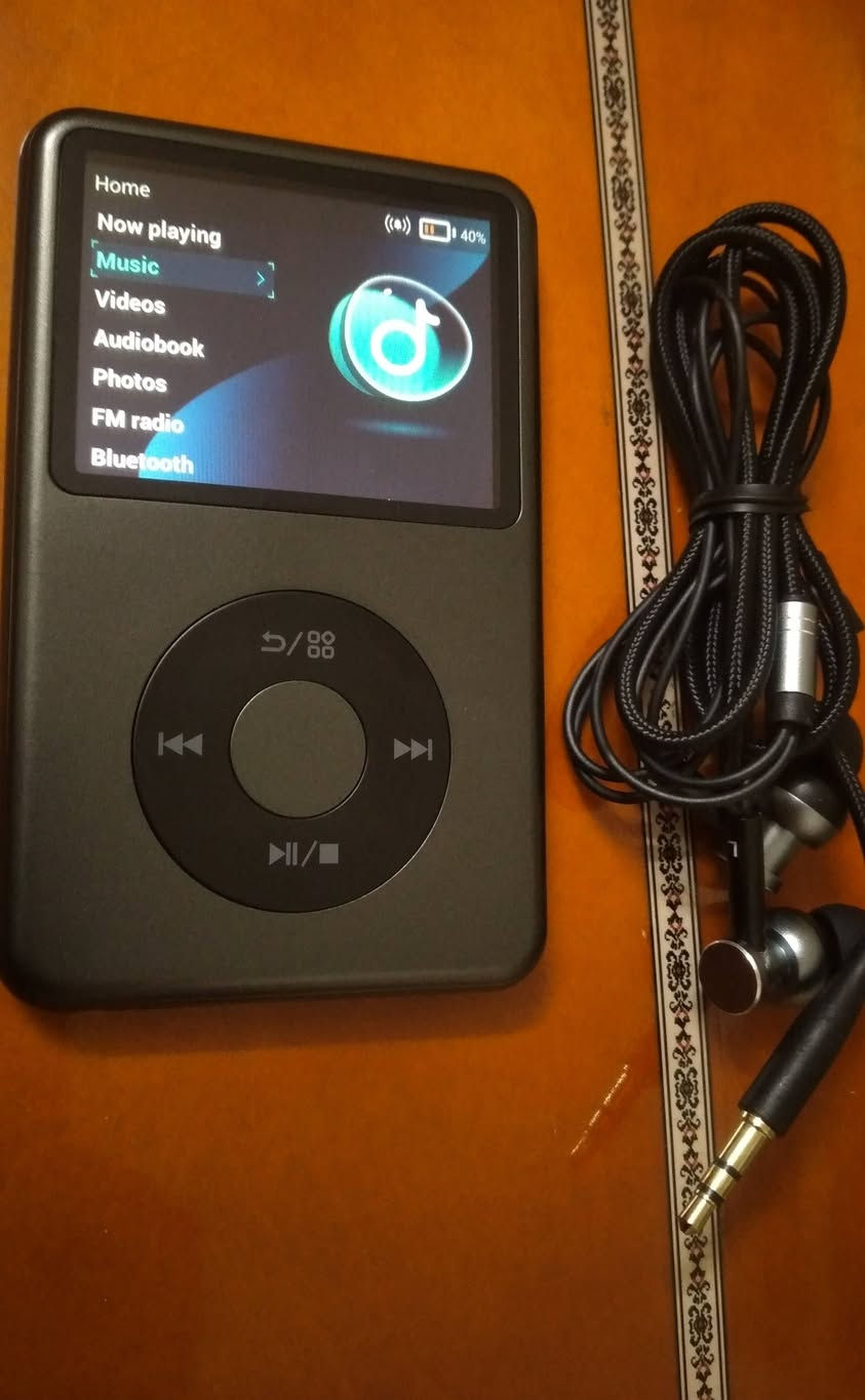 من رخصة الأدمن متوفر أيبود أوربي غير مستخدم كامل ملحقات ذاكرة داخليه 128G مع سماعات مواصفات جدا راقيه يدعم جميع ملفات صوتيه بلوتوث تشغيل فيديو وصور راديو وسائط ألمهتم تواصل خاص توصيل متوفر


**إذا كنت صاحب هذا الإعلان وتريد حذفه لأي سبب، رجاءا أرسل رسالة إلى الدعم الفني**