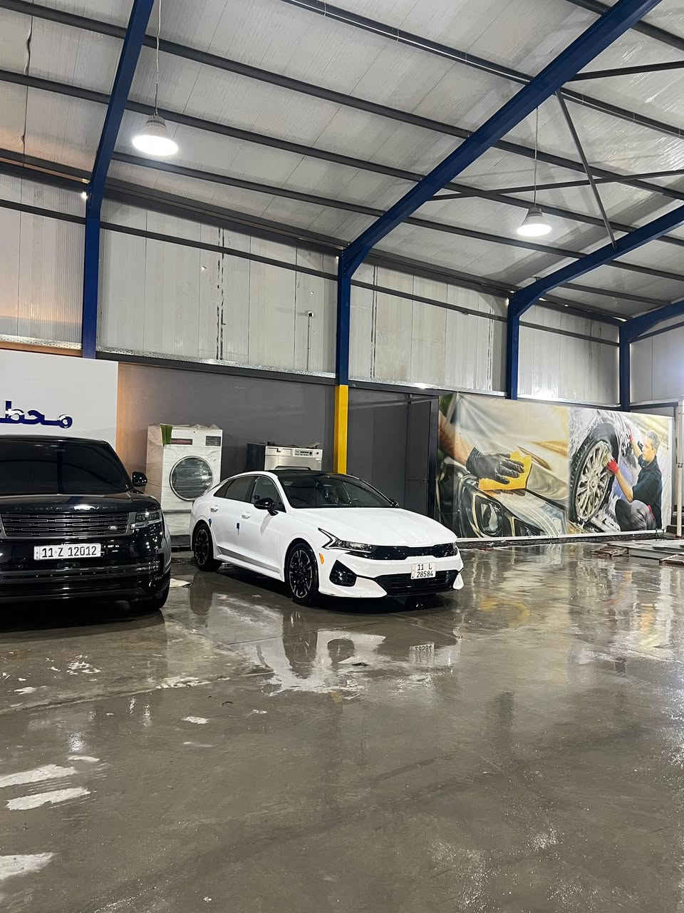 السلام عليكم كي فايف موديل ٢٢سيارة حره رقم بغداد باسمي تحويل ثاني يوم فول مواصفات حادثها ٦قطع صبغ بدون لاكص شاصي ولا اي شي سيارة خير من الله جديدة ماشية ٥٣الف حقيقي مكانها بغداد سعرها ١٤٥وبيها مجال للطيبين ***********
