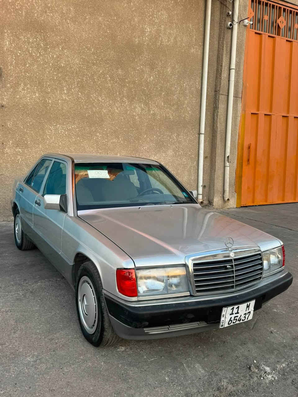 للبيع فقط مارسدس 190 طيارين حجم 260 اصل موديل 91 بدون ضربه وخياس قاعد دبل بلاديه
صبغ عام جماليه سياره بلاديه وجاهزه دبل فيت بم اربع جام كهرباء سنترلوك الخ ،،، 
رقمه بغداد دولي تحويل مباشر 
والسعر 47 ورقه وبيه مجال بسيط 
مكانه بغداد العطيفيه ***********
