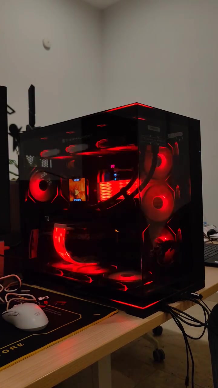 للبيع تجميعة مرعبة القطع جديدة 
CPU: ULTRA 9 285K

GPU: 5070 12GB

MOTHERBOARD: ROG MAXIMUS HERO Z890

RAM: LEXAR THOR GOLD 32 6000HZ

AIO: THERMALRIGHT HYPER VISION 360

PSW: THERMALRIGHT 1000W PLATINUM

CASE: LIAN LI 011 DYNAMIC EVO RGB

Storage lexer 1Tb + orico 2Tb + lexer 1Tb >>> total 4TB

FANS: 16 >> 6 ON THE AIO - 6 IN THE BACK OF THE CASE 1 REAR - 3 IN THE BOTTOM الحرارة بل كيمنك

45 متصعد فوك ال

القطع كلها داخلة بلضمان ومجمعة قطعة قطعة متعوب عليها
 الشاشة

Samsung g7 odyssey 27 240hz

للاستفسار *********** واتساب

