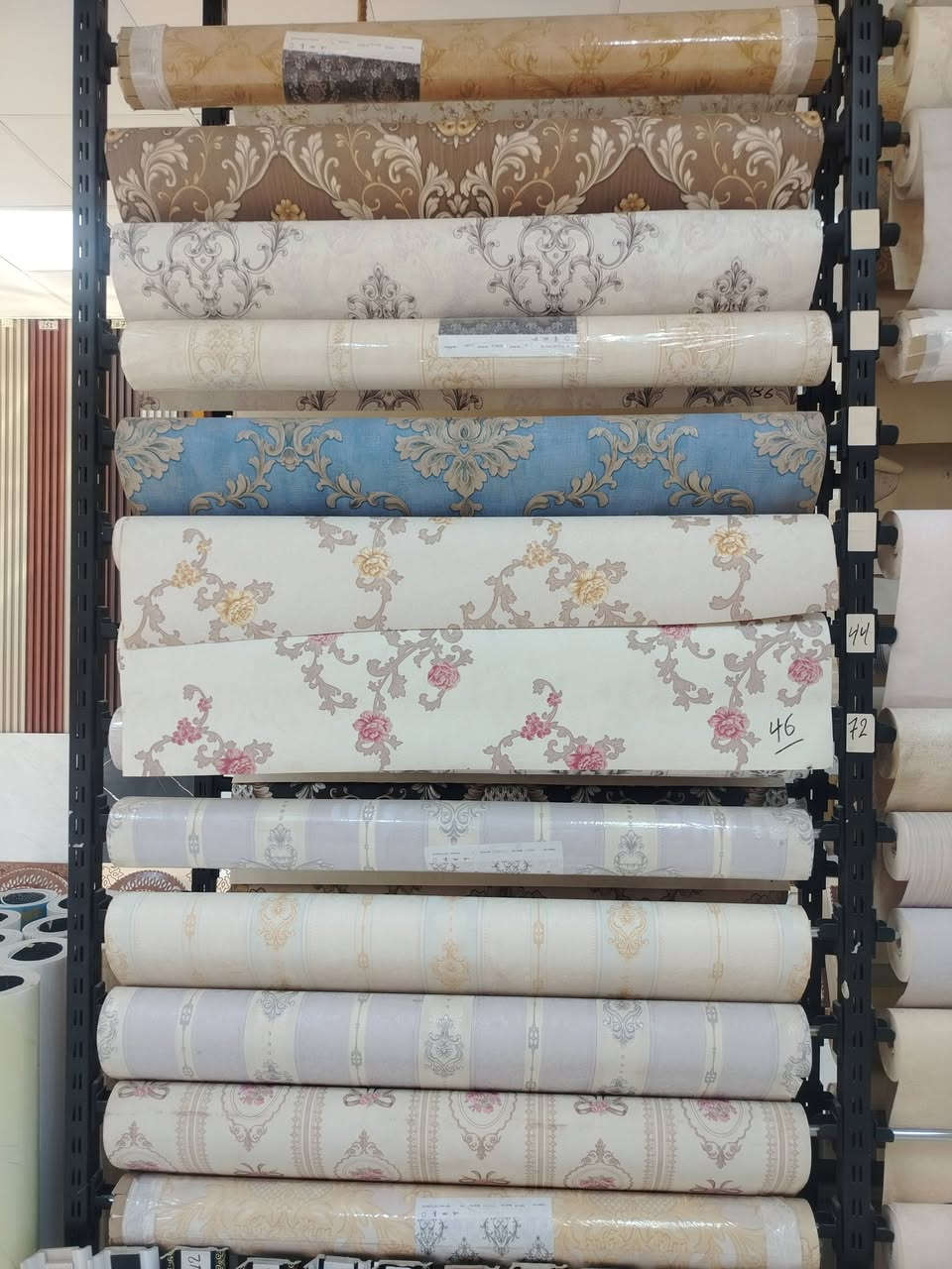 اتصل واتساب *********** يوجد خدمة توصيل سقف ثانوي تغليف جداري بديل الخشب واصباغ وجبس بورد وبديل رخام ولاصق جدران عمل وبيع كافه أنواع الديكور في البصره
