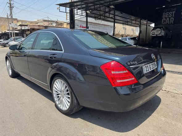 السلام عليكم 
مارسدس s350 2007 w221 
لون مميز
السيارة مكفولة ماعدا جاملغ اليمين مصبوغ 
مكينة وكير وحدادية كلها مكفولة السيارة جاهزة بدون اي نقص

السعر 188$ ورقة وبيهه مجال بسيط

فول مواصفات 

لون غرفة رصاصي + اسود
مري شفط
جنطة شفط
 فتحه سقف
شاشه + ماوس 
ستيرن كهرباء + تحكم ستيرن جهتين
تبريد منفصل + قطعتين تبريد 
اربع كشنات كهرباء
تدفئه كشنات امامي
تدفئة + تبريد كشنات خلفية
خزن ميموري 
وضعيات قياده E-S-M
اشاير مري 
كروس سرعه 
جام بلورايز بلادي
بلوتوث 
حساسات امامي خلفي
ويل كب حجم 19 مع طخم تاير جديد
كامرة خلفية
وباقي المواصفات معروفة
ماشية 245 الف كيلو 

السيارة رقم سليمانية بأسمي تحويل ثاني يوم
السعر 188$ ورقة وبيهه مجال بسيط
الرقم *********** بغداد

