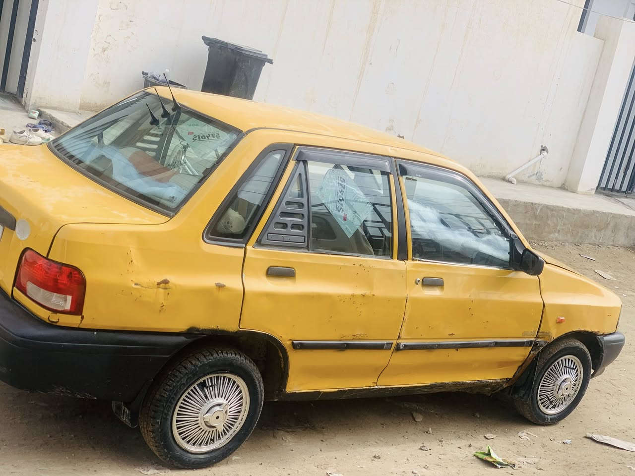 السلام عليكم سايبا 2011 المكان سامراء محرك كير خير من الله صدر كله جديد خير من اللّٰه ا داخلها يخبل مسجلها كهربائياتها كلها فول ما عليك فقط بس تشغل تطلع للشارع تشتغل على باب اللّٰه بها ملاحظات هيج خياسات بسيطه اما شواصيها ما اعتقد سايبه مثلها جديده لان ما مشتغله تاكسي مجرد شنو تروح بيها للشغل وارجع للبيت سياره تخبل تريد تحويل تريد وكاله شوفه عينك الصوره تتحدث وهذا رقم صاحب السياره يريد مراوس بخصوصي او بيع البيع مالتها ب 15 ورقه قفل جوا السوق سعر ماطور سياره تشيلك مال بيت مال مسواك مال مدرسه وحلوه ونظيف وتحميك من البريد تحميك من الحار احسن لك من الماطور والسياره عائليه ومرتبه وصلي على محمد وكل الهلا يكم وتنورونا وفي امان اللّه ***********
