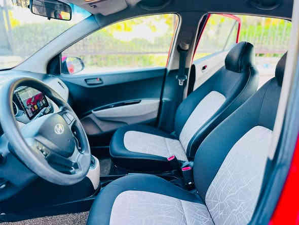 هونداي اي تين
موديل 2020 
خليجي مكفوله من صبغ او تبديل 
بيه اصبع بارد باب وره صدر وباقي فقط 
ماشي 17 الف 
شاش 
تحكم استيرن 
رقم بغداد 
مكان سياره سيديه شارع 40 
تلفون ***********
