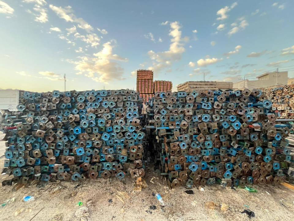 سلام عليكم جكات للبيع ابو الحاضن حرف Q جكات نضيفه حيل آخو جديد العنوان بغداد ***********
