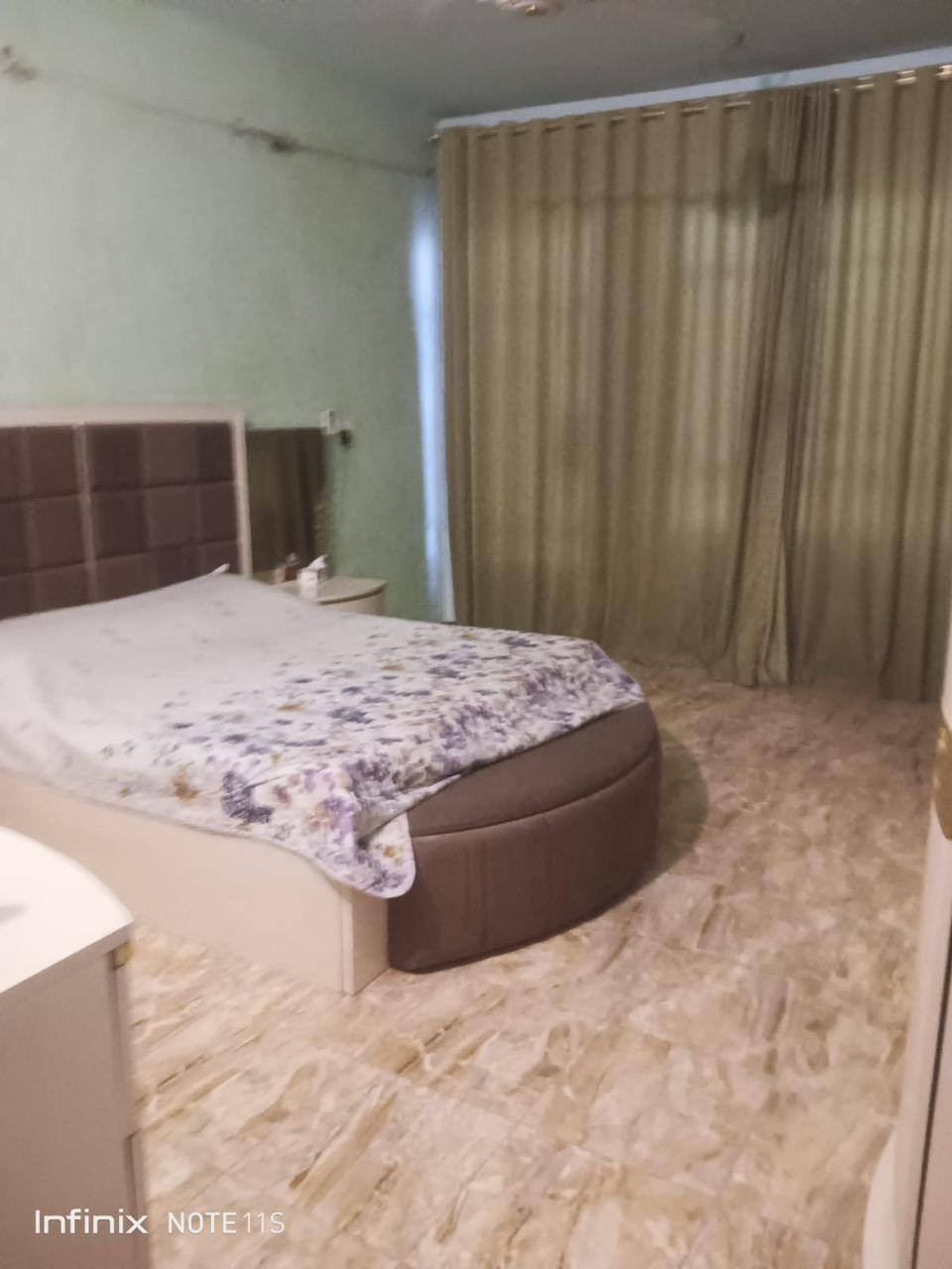 بيت للبيع مساحه 200, متر واجه 10نزال 20 يحتوي 6 غرف نوم واستقبال ومطبخ   صحيات عدد 3,  مقابيل تشجير على شارع 15 الموقع حي الجهاد مربع الطائي خلف حسينيه الزهراء  الاستفسار  على الرقم  ***********

