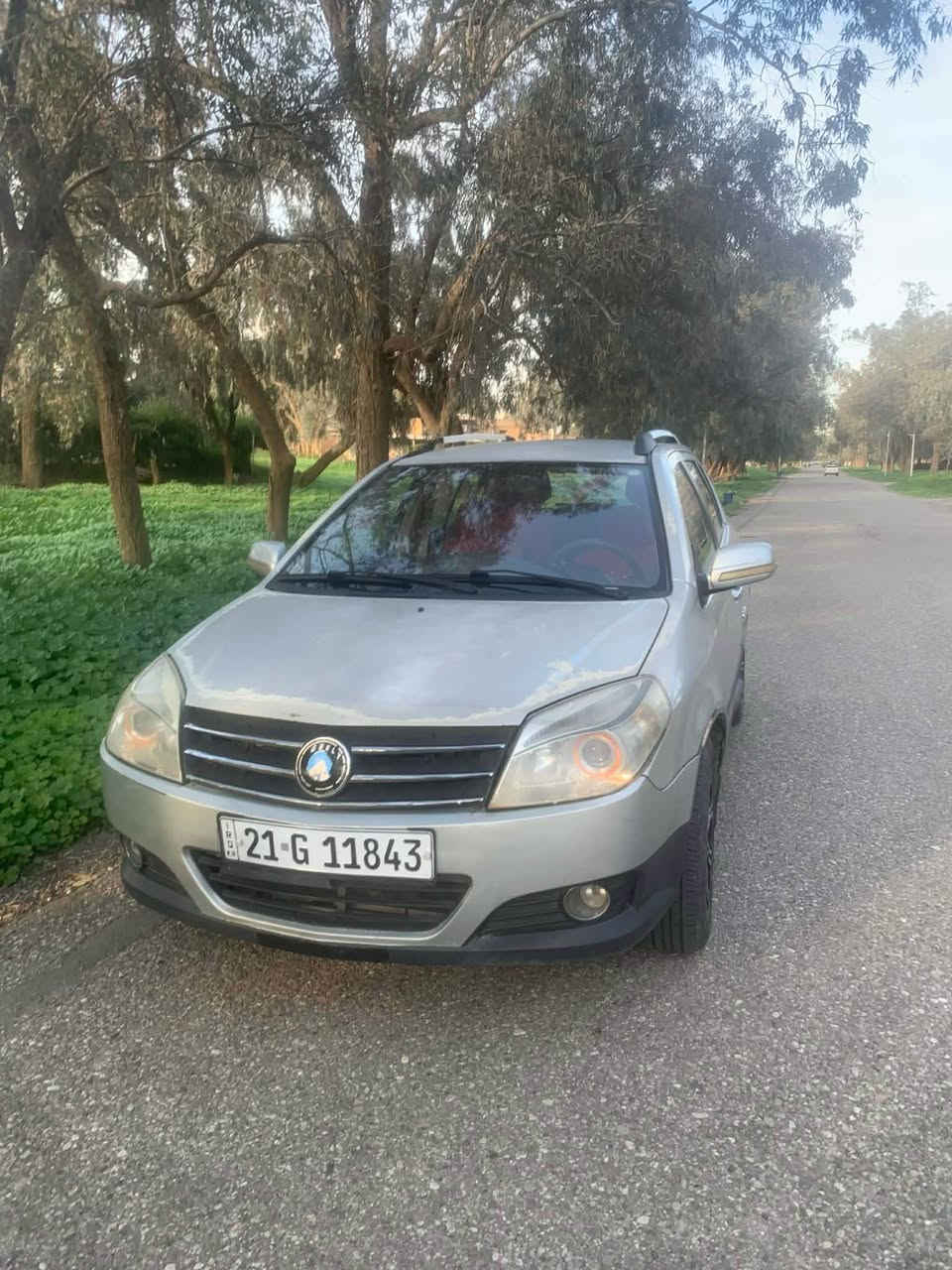 جيلي كروز ام كي  
موديل 2013 
*سيارة رقم سليمانية و بسمي ثاني يوم تحويل 
*دفتر بنزين موجود
*محرك 1.6 و گير عادي . بشرط 
*سيارة بدون ضربة او صبغ مكفولة
*تبريد مضبوط ❄️ 
*تايرات جديدة 
*دبل كونترول 
*4 جامات كهربائي 
*شاشة مع كاميرة خلفية 
سيارة كلش نضيفة و حيل اقتصادي و مابي اي نواقص سيارة جاهزة .  *********** واتس اب كركوك, العراق
