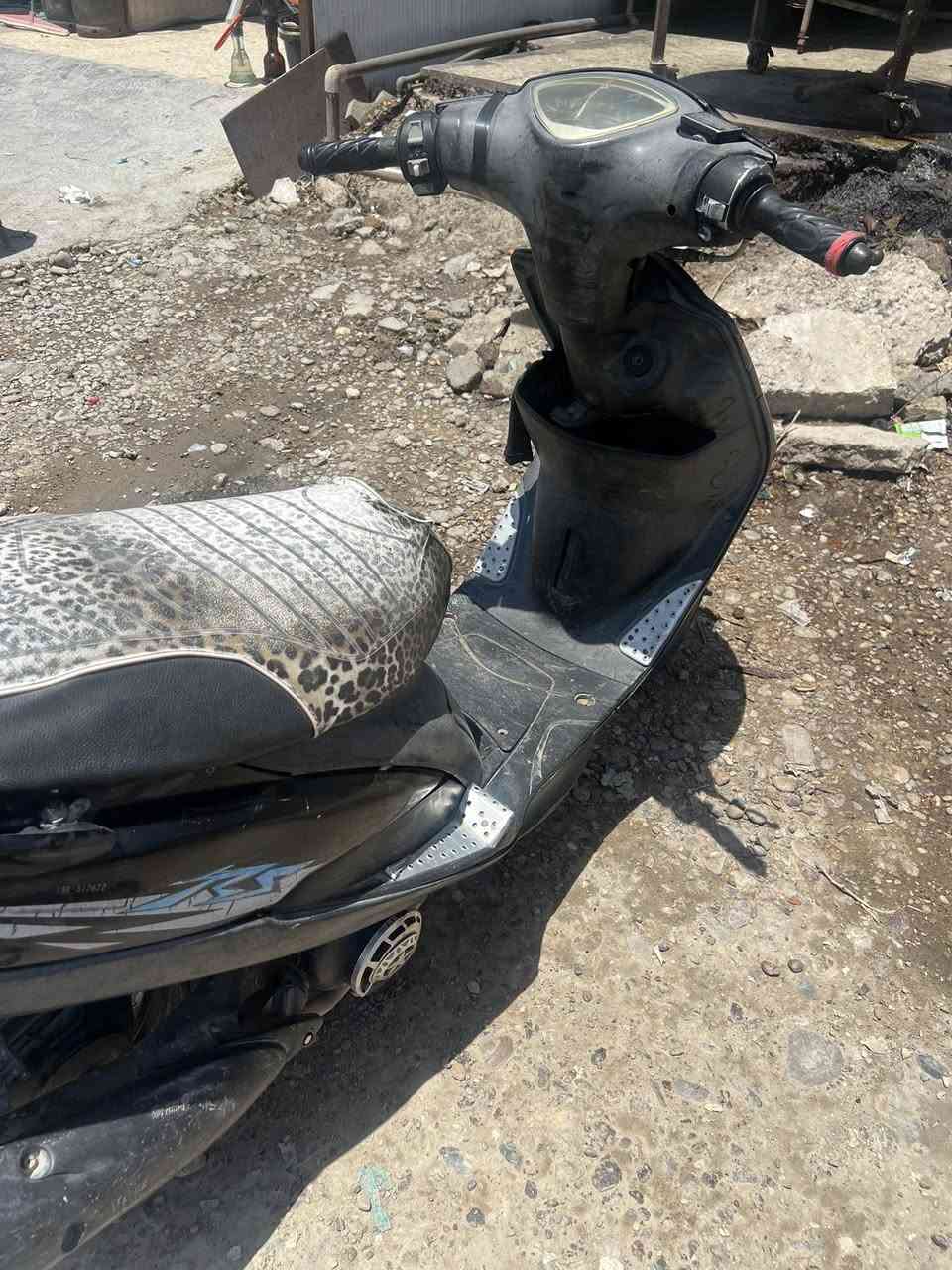 سلام عليكم دراجه ماكس عدله للبيع  الدراجه مفتوحه عوزها شوي ترتيبات سعرها 400  بيها مجال  مكاني الزعفرانيه رقم ***********
