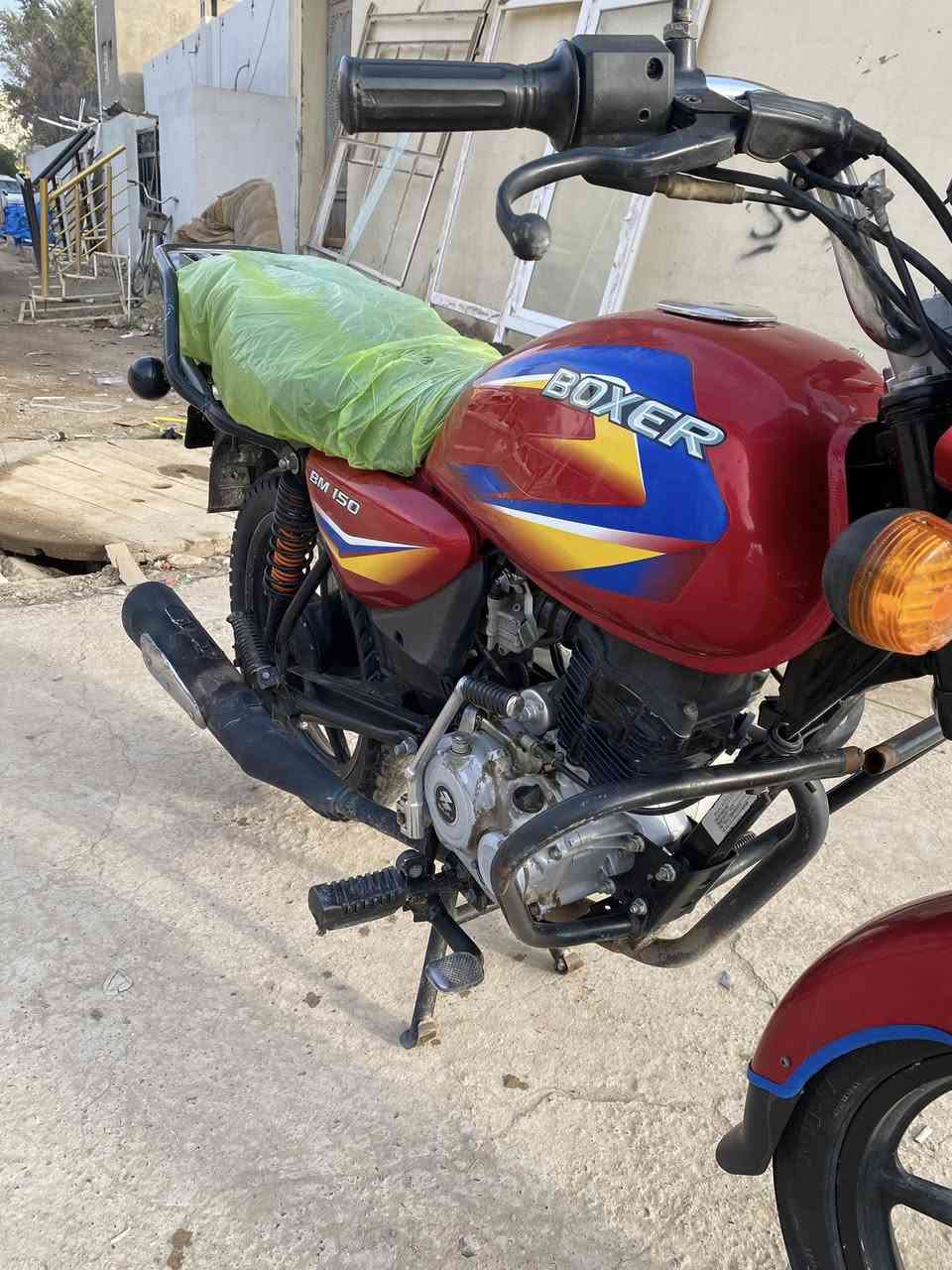 بوكسر 22شكل 23اوراق اصولي كامله 
مكان ديالى السعر مليون و 200وبيه مجال مكفوله كفاله عامه ***********
