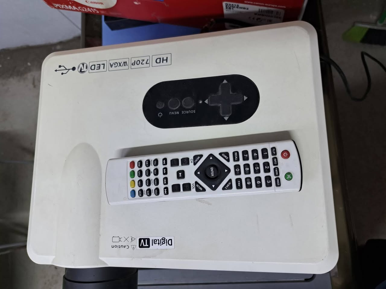 داتا شو 
للبيع
ملحقاتها كامله من كيبل HD
وفلاش 8 كيكا وريمونت
السعر ١٠٠  ألف
***********
