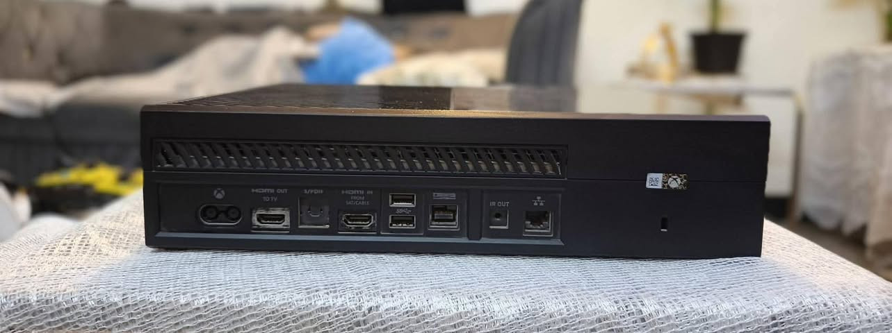 XBOX ONE
النوع  : Fat

نظافة :  100% 

وياة 3 جوستكات 

2 شغالات   /   1 ينرادلة تنظيف للبورد  

الجهاز نظيف كلش مامستعمل  🌐

 

✓  المحولة الاصلية مالتة 🔌

✓  الجهاز مامفتوح ولا مصلح والليبل موجود بالصور ⚙️

السعر  : 120 الف دينار  💲، بي مجال حگ الجية

واتساب تواصل  : 📞    ***********
