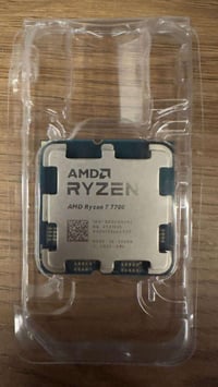 رايزن ٧ ٧٧٠٠ • غير مستخدم • بدون باكيت