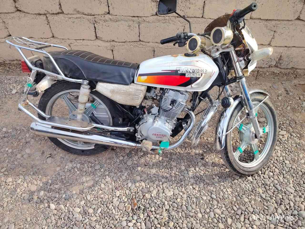 سلامو عليكم موطور جني ابو الكله
كلو شغال شرط اشاير عالي ناصي سلف ديجي 
يعني تنكر سلف وتطلع ترايك وين متريد 
السعر 450بي مجال حك جيه هه***********
المكان سديره
