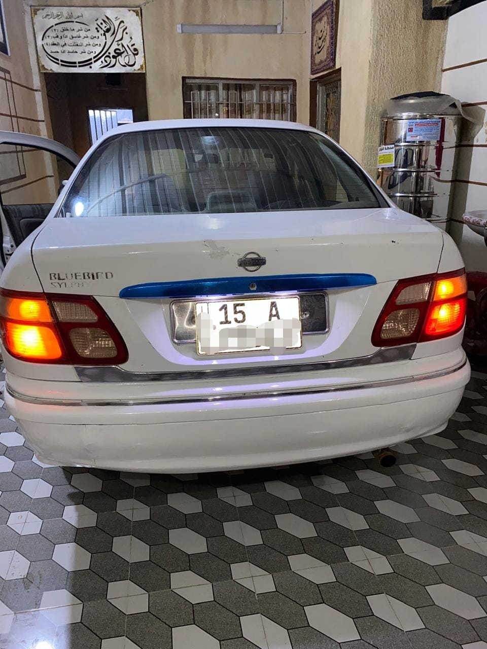 السلام عليكم للبيع سيارة سني موديل 2000 رقم انبار انكليزي تحويل مباشر اللون ابيض بلادي كير اوتماتيك مكينة خير من الله بيه صبغ بابين بدون دواخل 
السعر 68 وبيه مجال 
 م/ النمره الرابعه متنمر 
العنوان الرمادي 
الرقم ***********
