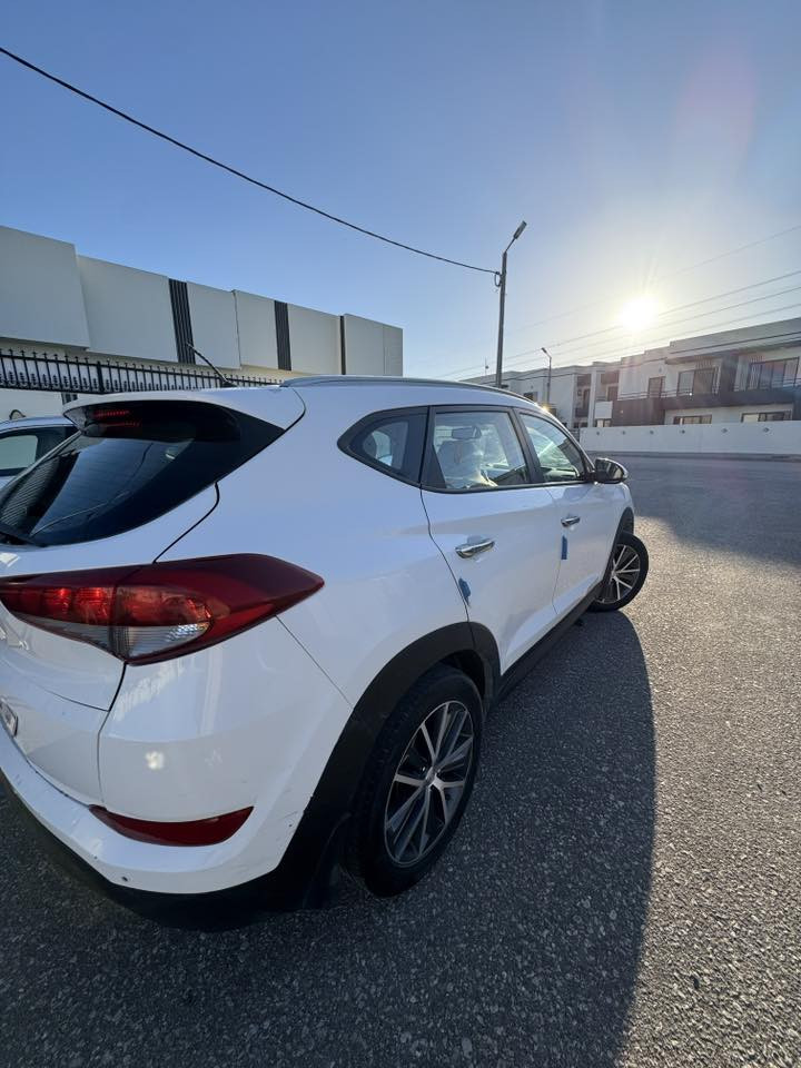 توكسان موديل 2016
كفالة بيها بس باردات 
السيارة نظيفة كلش  
ماشية 185 
السعر 168 
مكينة 2000 

للتواصل الاتصال على 
***********
                                                 ***********
