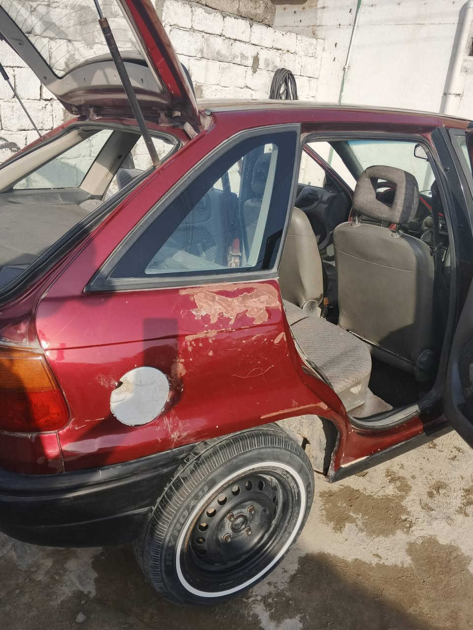 استرا موديل 1992 سنويه لي 2029
مصبوغه عام حجم 16 نوزل 
السعر 35 وبيه مجال 
***********
