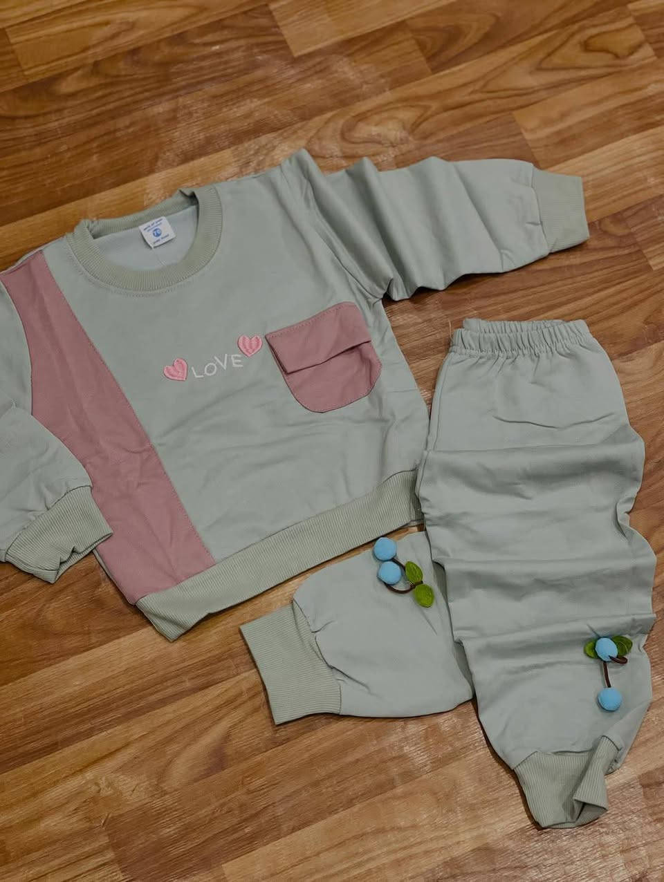 بسم الله ماشاء الله ♥️ وصلتنا تركسودات بناتي ربيعي يلبس من 3سنوات الى 5💚*********** 
العنوان 
 موصل حي سومر مقابيل اعراس راما وازياء مشوار
