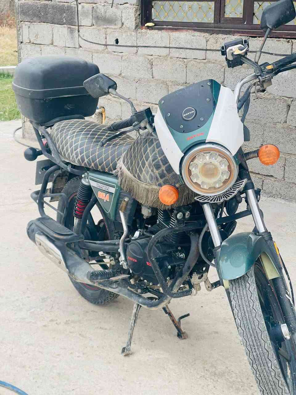 السلام عليكم 
دايوان للبيع مكفولة كفالة عامة 
ماشية 15الف 
سعرها 2300وبيها مجال بسيط جدا 
مكان بغداد قضاء أبو غريب 
***********
متوفر واتساب ورصيد
