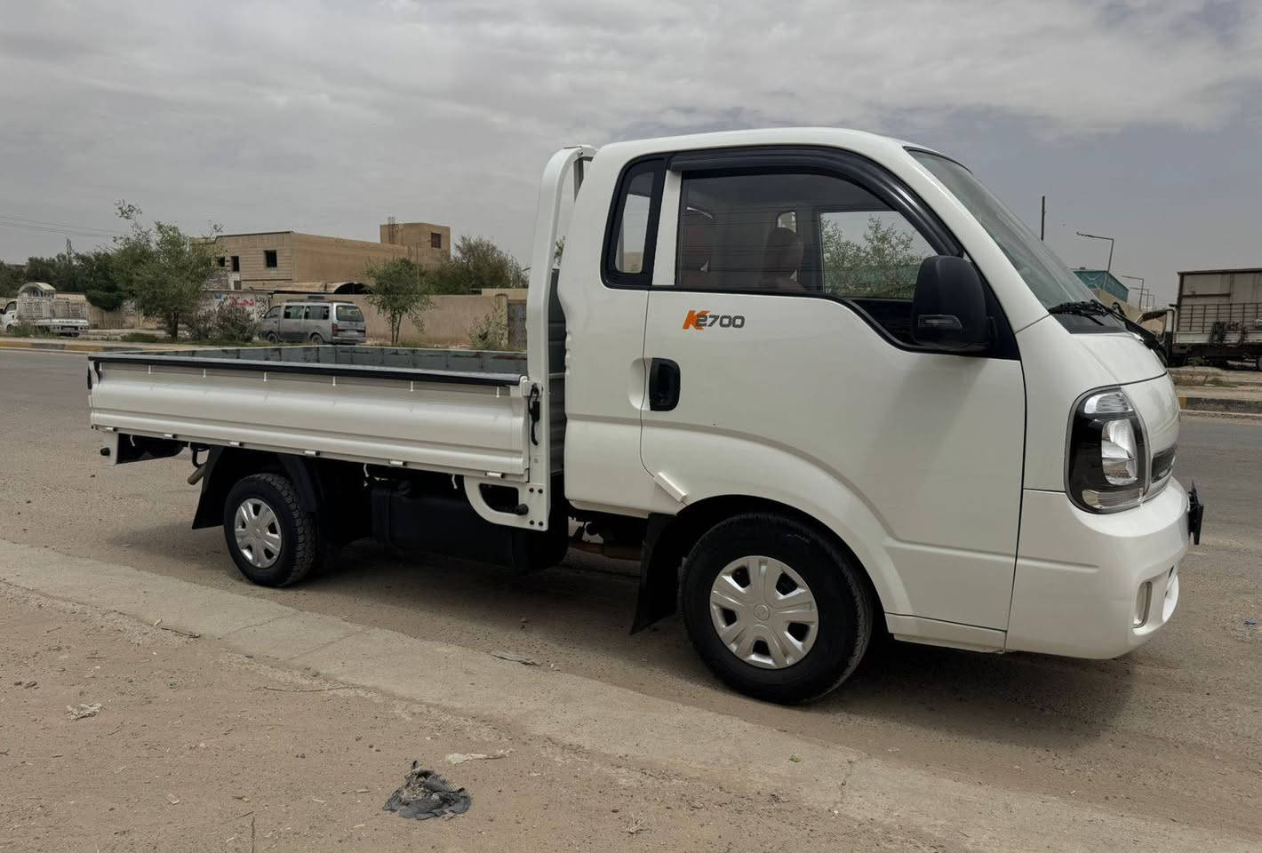 كيا بنكو موديل 25 رقم بغداد انكليزي 
سنوية جديدة 
السيارة مكفولة كفالة عامه 
ماشية 12 الف 
السعر 160 وبيها مجال قليل 
***********
