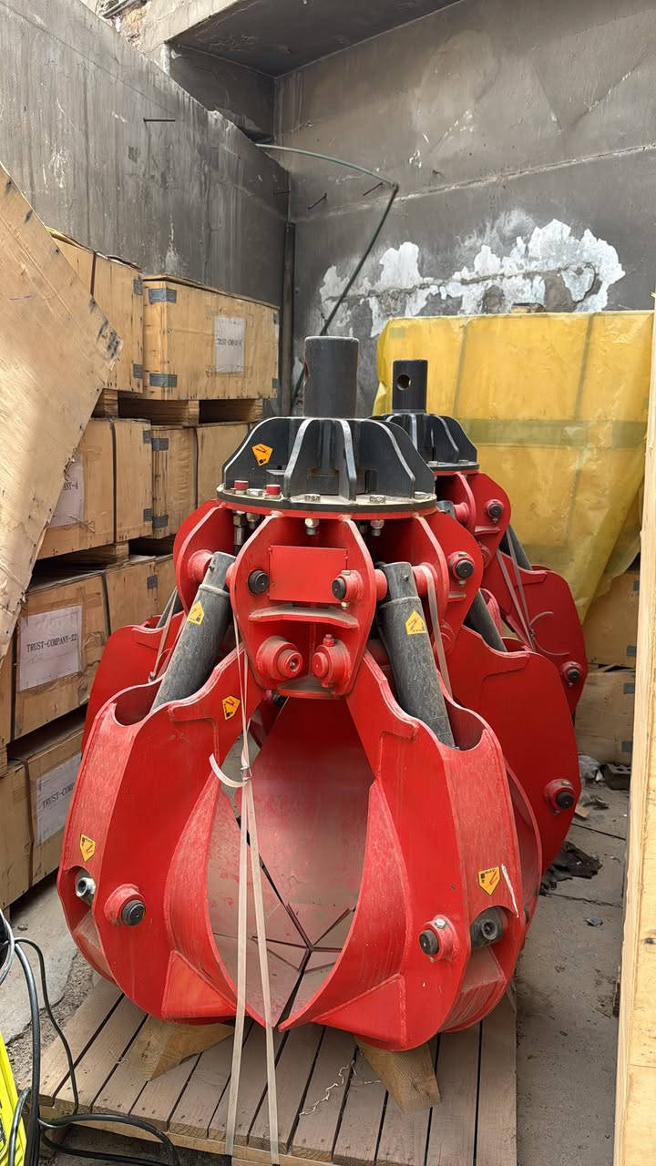 يتوفر لدينا كماشات حديد بكافه الاحجام ومغناطيس حديد بكافه الاحجام للاستفسار *********** مجموعة المصطفى للتجاره العامه بغداد كراج الأمانه مقابل مستشفى الأطفال
