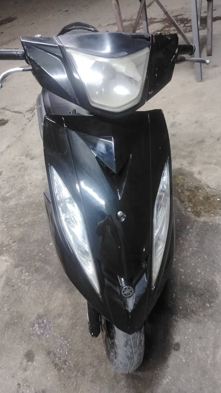 السلام عليكم دراجة GTR لبيع صارلها شهرين نازلة من الرمبه يعني جديدة السعر ٨٠٠ الف وبيها مجال للاستفسار ***********
