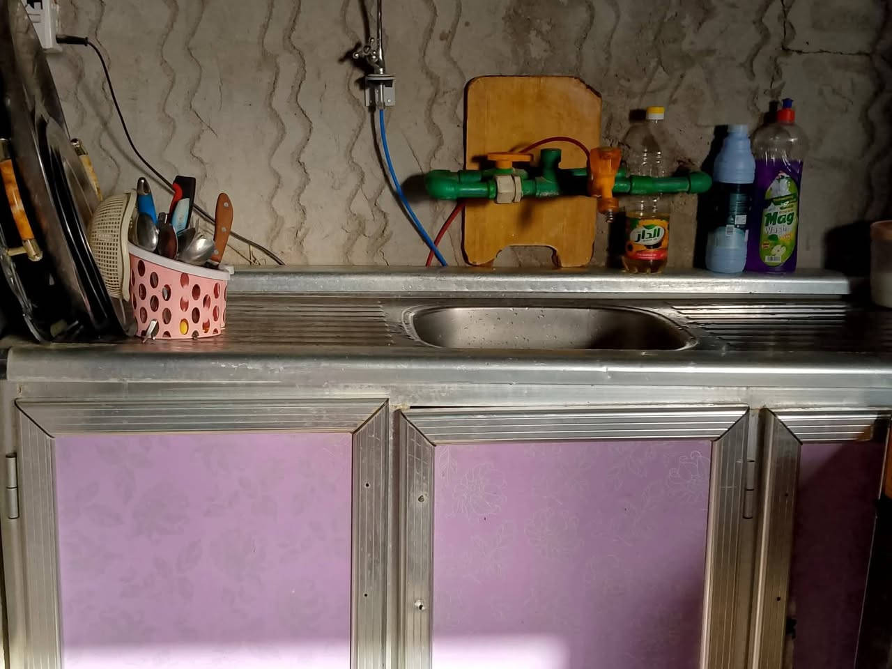 السلام عليكم غراض للبيع الكاونتر 200 وبي مجال والابواب مال حمامات الباب الجبير عرضه متر والثاني المشدود عرضه 80


**إذا كنت صاحب هذا الإعلان وتريد حذفه لأي سبب، رجاءا أرسل رسالة إلى الدعم الفني**