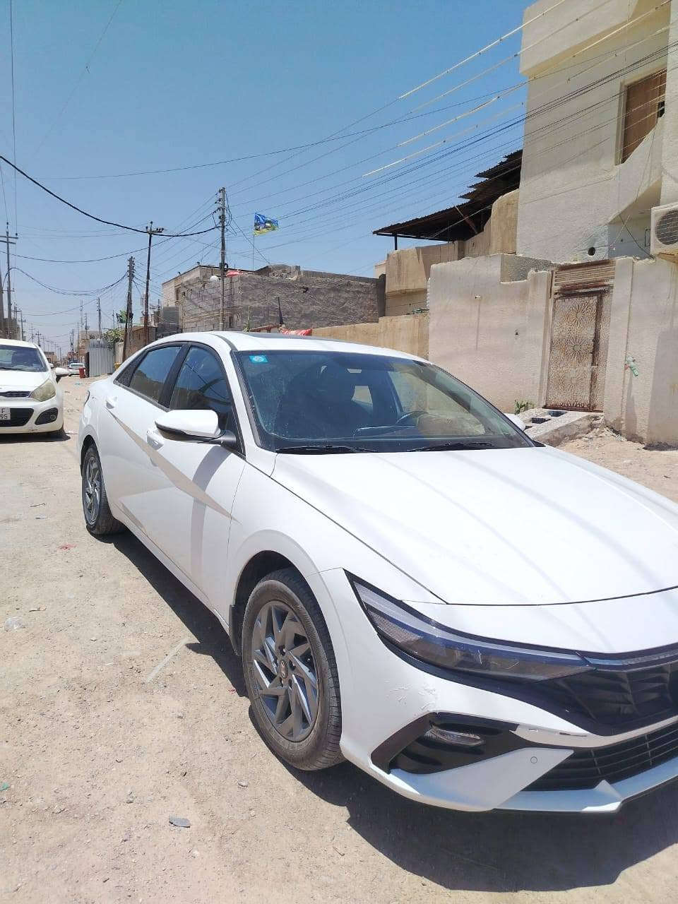 إسلام عليكم الانتره ٢٠٢٥ هايبرد وارد خليجي للبيع محرك 1600 هايبرد 
بيه باب سايق صبغ  جاملق الخلفي بي بارد فقط 
 فول مواصفات واحد عله واحد  ماشية ٥١  الف كيلو متر  
٣وضعيات قياده 
سبورت    إيكو   نورمل 
كشنات جلد 
فتحه سقف 
كامره خلفيه حساسات خليفي أمامي 
توقف ذاتي  
لد لايت زنون 
السعر  135 وبيه مجال  
المكان البصره حي الزيتون 
رقم الهاتف اسيه ***********
أثير  ***********
