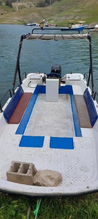 للبيع زورق معه مكينه كامل مكاني دوكان سياحي 07701255370