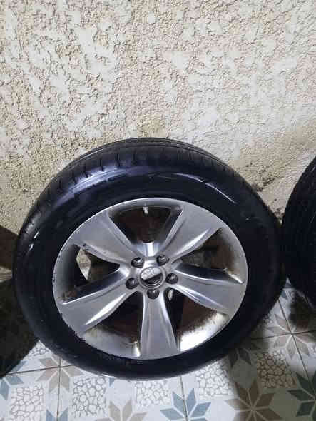 ويالة sxtالاصليات هنة وتايراتهن وحساسات الاصلية لاتصليح لاعواج كلش نضيفات ماعدى واحد بي زنجار بضهرة مصورة موجود بالصور مكان ديوانية السعر ٤٥٠ ***********
