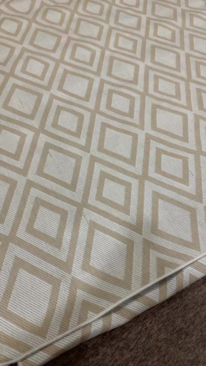 السلام عليكم بنات عندي موكيت حياكه نوع كلش حلو ببز قطعتين خوات مثل ما واضح عدكم جديدات العرض مترين ونص والطول  ثلاث أمتار


**إذا كنت صاحب هذا الإعلان وتريد حذفه لأي سبب، رجاءا أرسل رسالة إلى الدعم الفني**