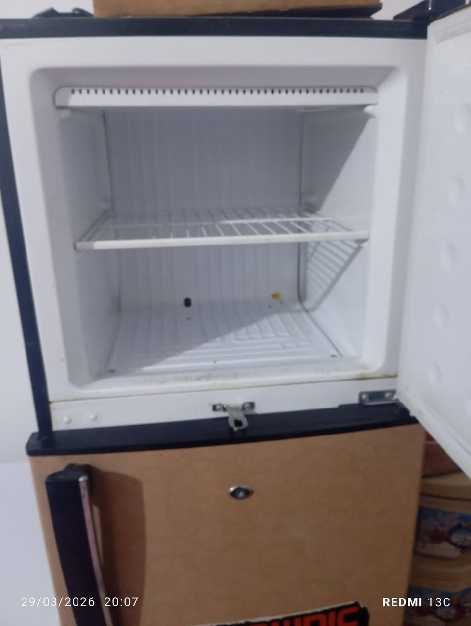 ثلاجه اخت جديده  سعر 375وبي مجال 

عنوان كوت حي الحيكم نزله كاظم عطوف

شراء خاص ✅

او الإتصال على الرقم ***********
