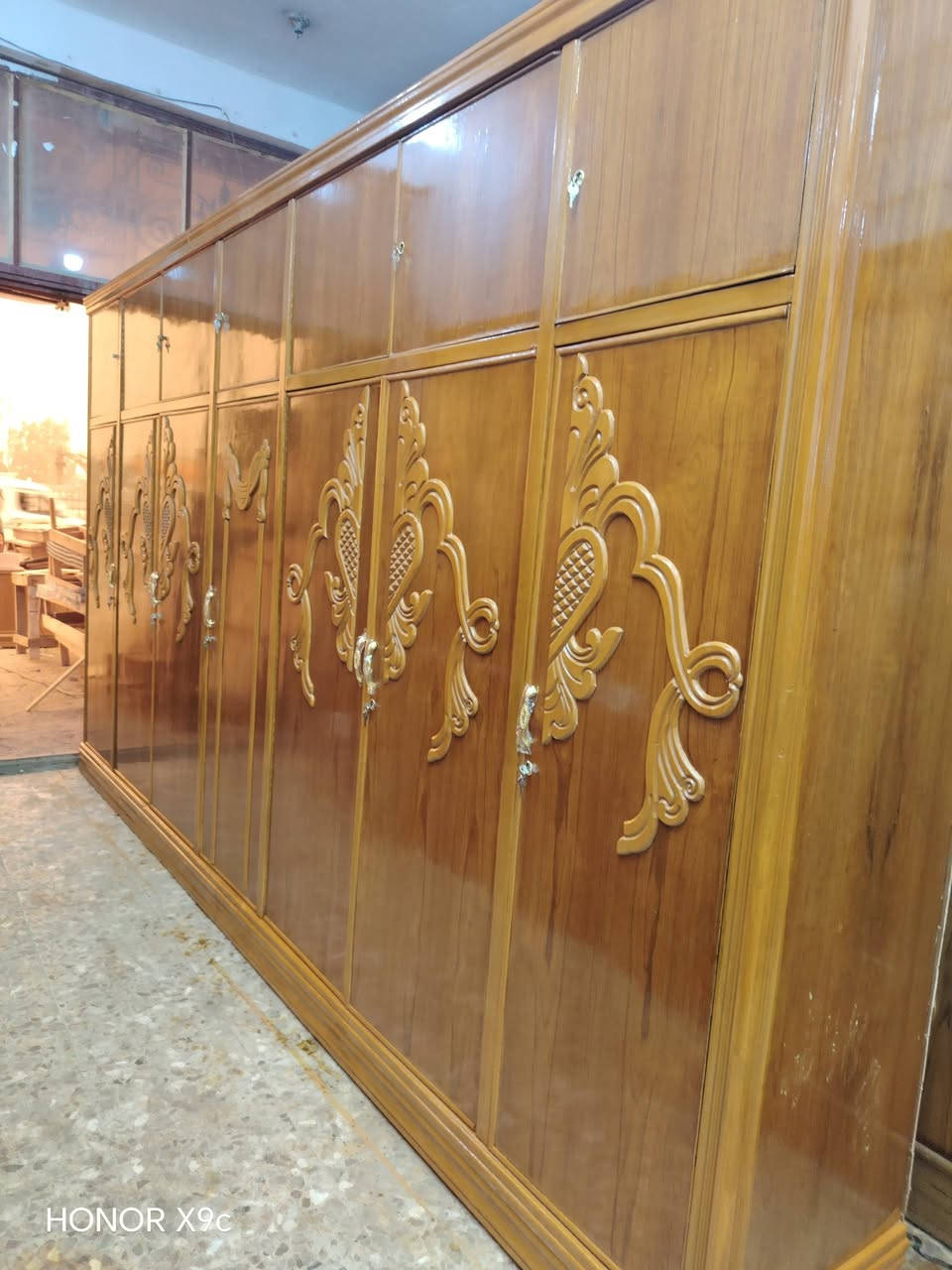 السلام عليكم كنتور ابو السبع بيبان طابقين درجه اولى الشرايه تفضل خاص *********** مكاني نجف ناحيه الرضويه قرب الجسر مال الرضويه
