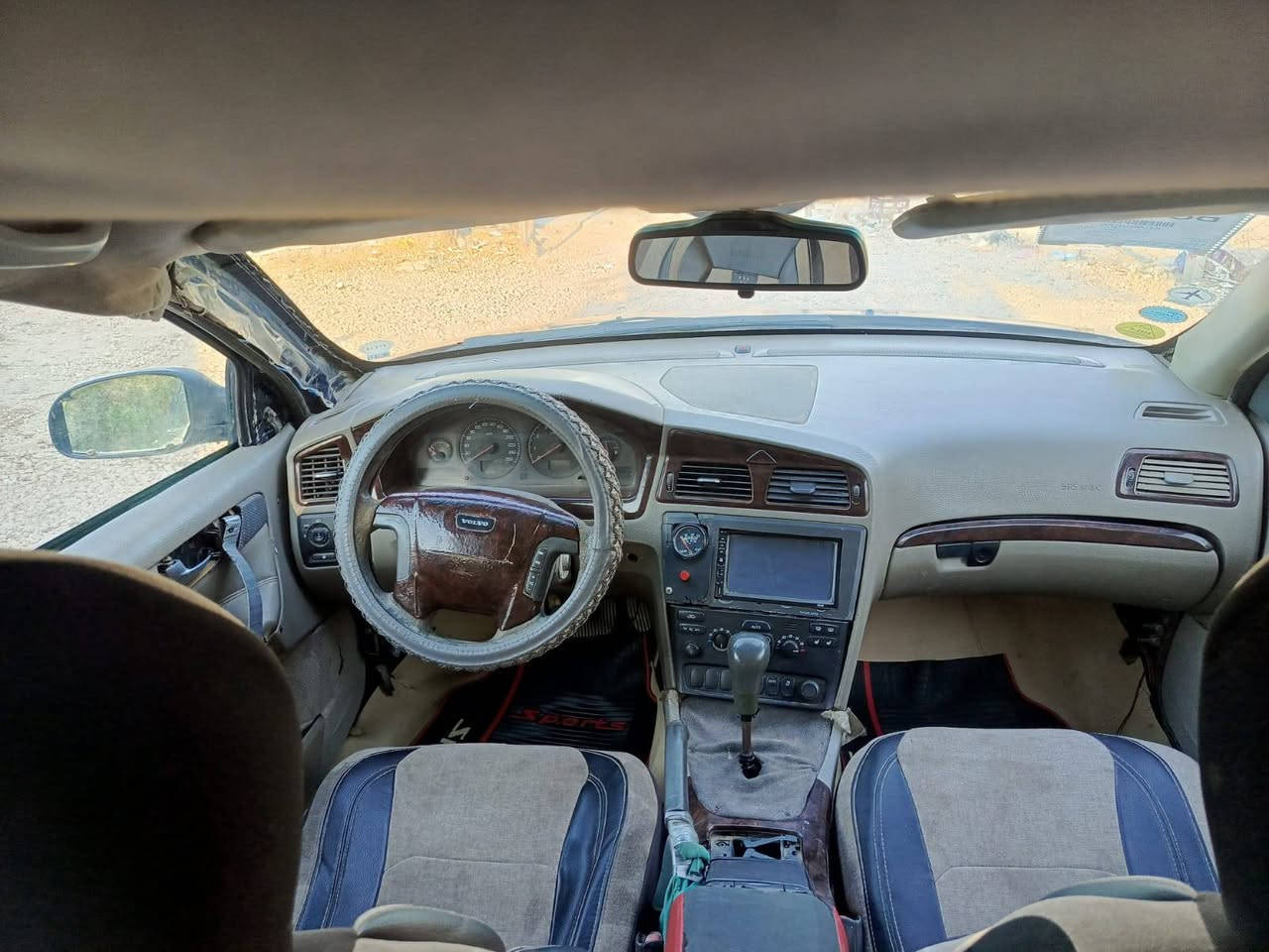 سلام عليكم سياره فالفو ستيشن البيع سنويته 30 بيه نقوصات وشاير سعره30والستفسار ع رقم *********** مكاني نجف
