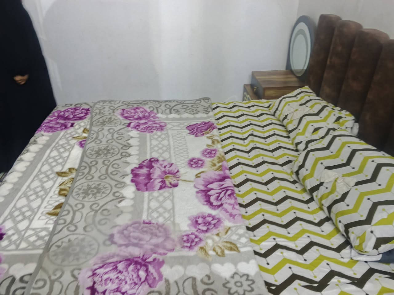 سلام عليكم شباب غرفه تركي نضافه80بلميه تحتوي على سبع قطع 
كنتور 6خانات 
جربايه 
مجرات عدد 4
شوزلان 
ميز تواليت 
مجرات جربايه 
دوشك جربايه
السعر بلخاص


**إذا كنت صاحب هذا الإعلان وتريد حذفه لأي سبب، رجاءا أرسل رسالة إلى الدعم الفني**