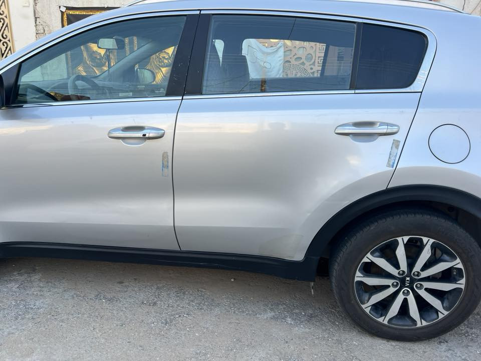 كيا سبورتج 
2017
وارد أمريكي 
بصمة تشغيل وبصمة أبواب 
شاشة 
كامرا خلفية 
تحكم ستيرن 
تخم تايرات جديد
باتري جديد كوري الأصلي 
سنوية جديدة 
رقم دولي جديد 
باسمي 
رقم نجف 
150  السعر 
الضرر بنيد
للتواصل واتساب ***********
