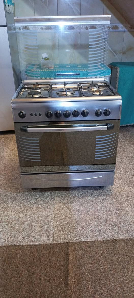 للبيع طباخ فريش مصري نظيف جدا مكان بغداد شعله ***********.
