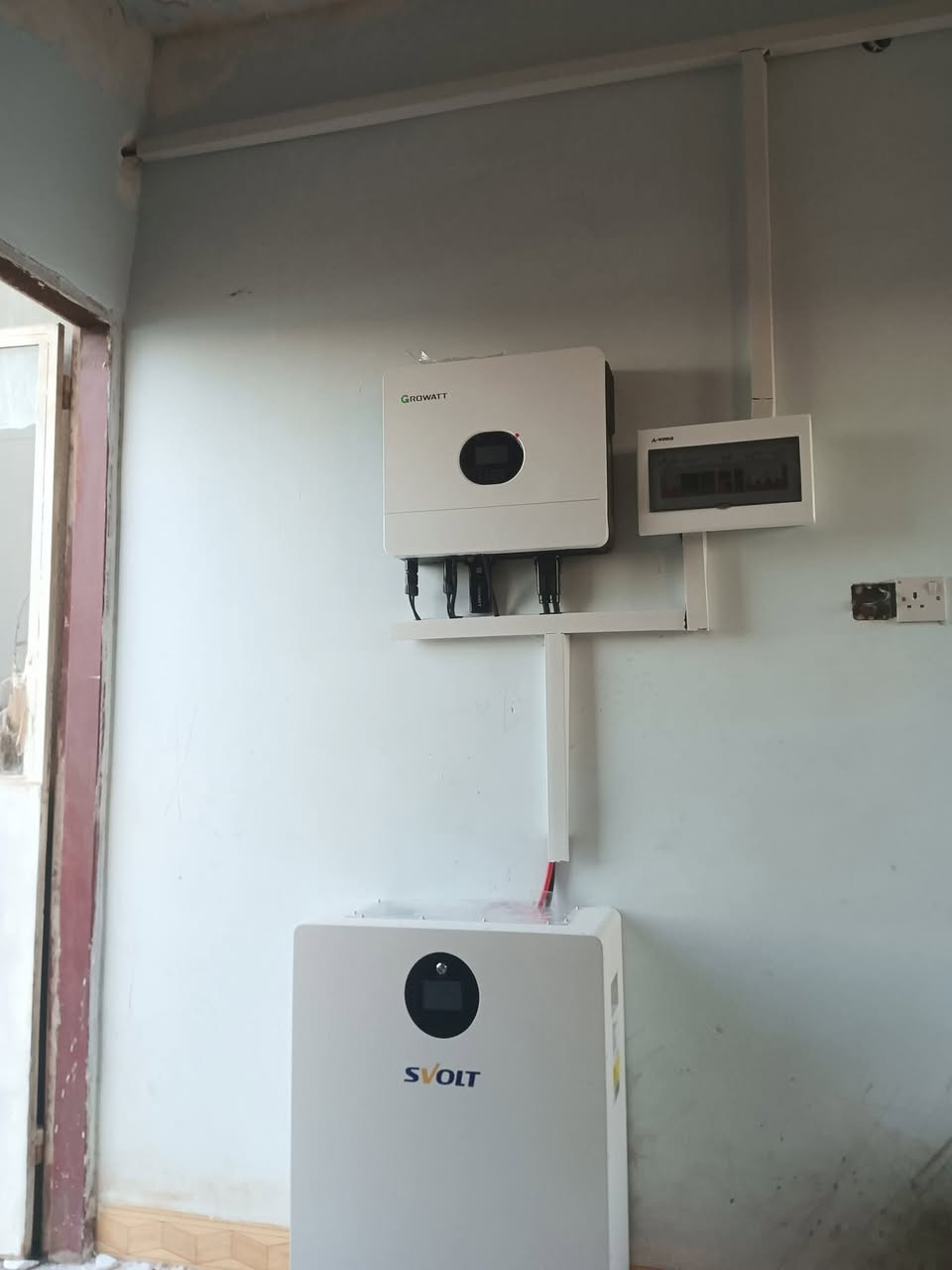 من عروض شركة الحجاب للطاقة الشمسية
✅🌟تم تنصيبها للأخ (محسن عبيد ابو مصطفى) في الشرقاط اسديرة وسطى📍 

              ⚡بقدرة ⚡

20-امبير نهاري ☀️
17_ امبير ليلي 🌙

✅ تظمنت المنظومة الشمسية 🔆
 
10_ألواح من شركة لونجي 620 واط 
 بقدرة توليد ⚡(2.5امبير) (مؤسسة)   
 بظمان ١٥ سنة ✅
 
2_ بطارية ليثيوم من شركة (Svolt) 17 كيلو واط بقدرة توليد⚡17 امبير لمدة 5 ساعات ⏱️ 🛑 
بظمان 5 سنوات ✅

3 _انفيرتر من شركة (كرواط) 🟢
بظمان 1 سنة✅ جناحين 

☀️نقدملك هذة المنظومة مع صيانة 🛠️مجانية لمدة سنة
وظمانات حقيقية واستبدال اي عنصر تالف 👍

________________________________________
_________________________________________

🔴نعمل ليلا 🌙 مع نهار،☀️

✅غايتنا أرظاء زبائننا  الكرام ومواعيدنا معهم ⚡✅

🎉حياكم الله في شركة الحجاب للطاقة الشمسية 🎉

الهاتف للأستفسار
 
*********** الاستاذ فرحان

العنوان_الشرقاط_اسديرة_الفياض
