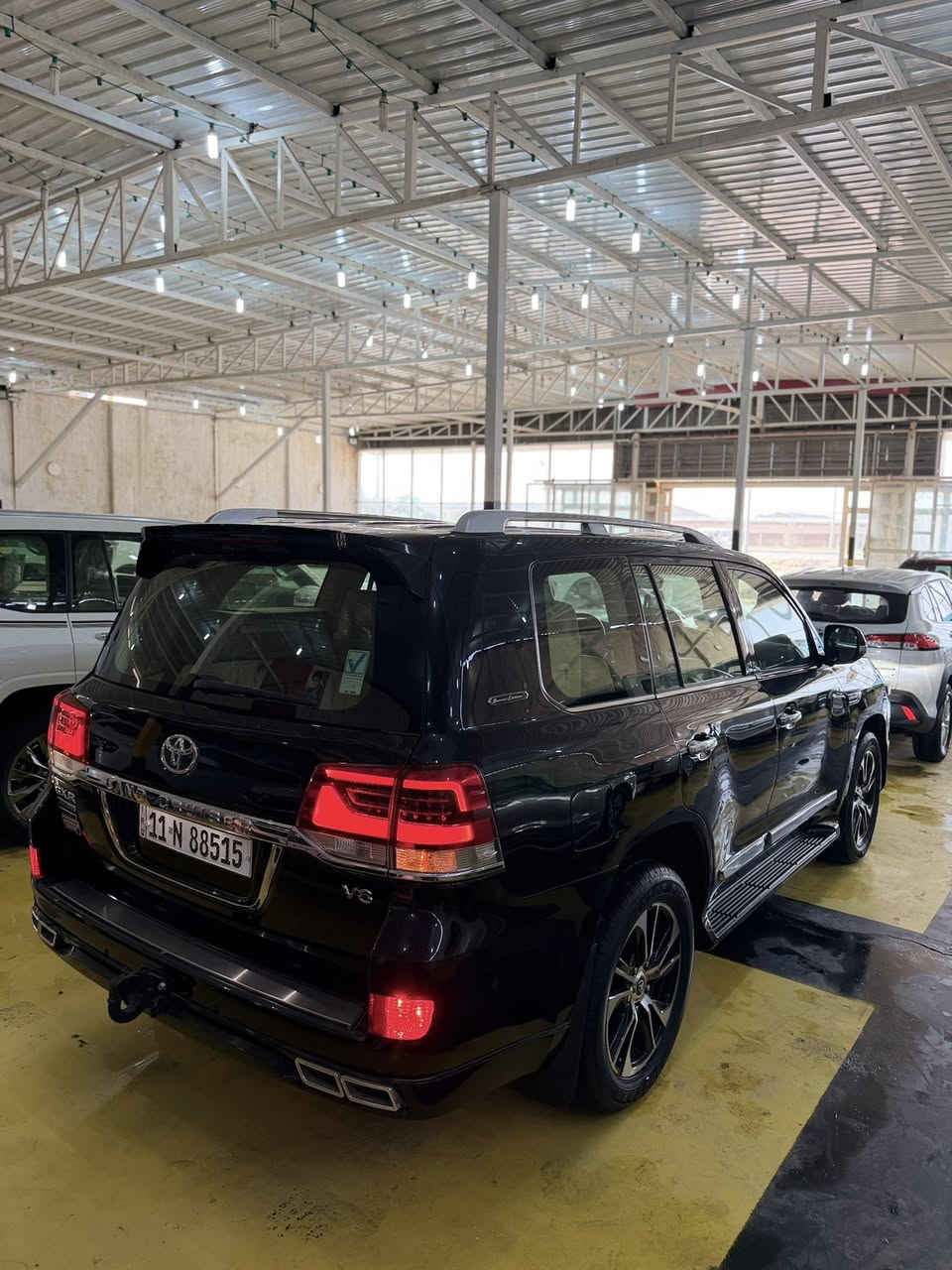 #معرض_بيت_شريجي_لتجارة_السيارات👑
العنوان:كوت حي لحكيم شارع العماره 🧿
عرض اليوم الوحش لاندكروز 2021 ساز اصل مغلفة ppf حماية بلكامل تغليف اصلي ✈️ فول لفول 1/1 وماشيه 84 الف والسياره مكفوله عدا شخط بسيط نسحب بارد وسعرها بلاش ب588وبيهة مجال بيع او مراوس
#تويوتا_لاندكروز ساز اصل باب اول لسياره ولسياره كلش جديده والسياره شاشات خلفية
اللون: blackاسود
عداد المسافات:84km
المواصفات:  رقم بغداد مشروع وطني دولي جديد باسمي فول مواصفات ١/١
6 سلندر سياره كلش جديده وجاهزه من كلشي تخم تاير جديد 
سلايد(فتحة قمارة)
كراسي جلد اصلي
كراسي اثنين كهرباء
تبريد خلفي شاشة
شحن الهاتف لاسلكياً
ثلاجه
كروس سرعة 
خمس بصمات
فول تحكم استيرن(جهتين امامي+جهتين خلفي)
شاشة عرض الاعطال
صندوك كهرباء(شفط)
فتح صندوك تلقائيا  
دبل كير(عادي+اوتوماتيك)
ناقل حركة 6 نمر
دبل حساس(امامي+خلفي)
نظام تحكم بمستوى الضوء الداخلي
مانع تزحلق
نظام فتح الابواب لاسلكياً
فور ويل
شاشة امامية كبيرة اصلية + شاشات خلفية
كامرة خلفية اصلية
تشغيل عن بعد
دوسات كتابة landcruiser
اشارة بالمري
مري كهرباء(شفط)
لايت عدسة زنون(عالي+ناصي)
لد امامي
#ويل_20_الجديد_كليا
#سستم_صوت
مدخل
CARPLAY
‏BLUETOOTH 
‏AUX
‏I POD
‏USB
‏CD

للاستفسار الاتصال بِنَا على الأرقام التاليه

  حسنين *********** واتساب او اتصال
