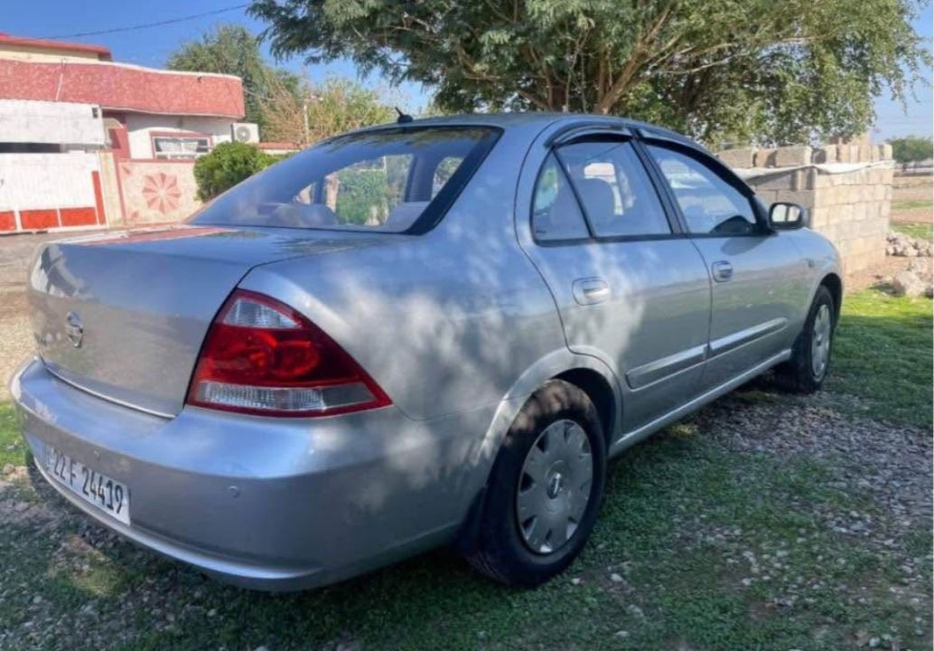 Sunny 2011بێ بویاخ بێ سارد کاڵبونەوەو تەرزەی نیە چوار جام کارەبایە ناو فورمیکا   ناوزەرد شاشە کامیرایە کوشن جەگ مەکینە سپی ١٧٠kmڕوشتووە تەقەو ڕەقەی نیە هەمو شتێکی بەشەرت ژ. م  ***********3
