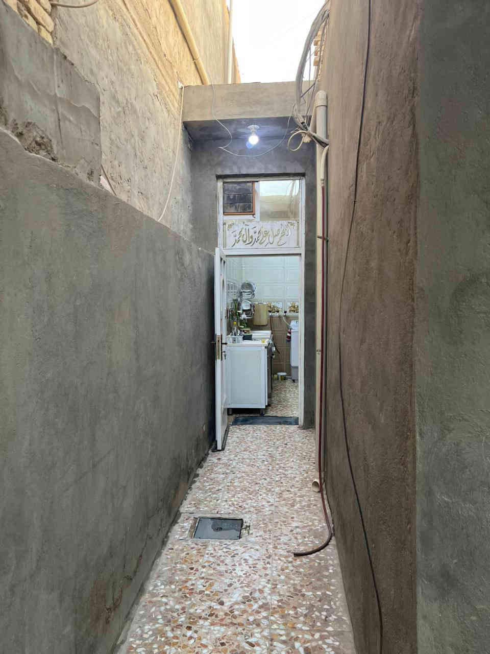 السلام عليكم
بيت 132 متر في حي الحكيم شارع علاء غريب يتكون من غرفة وصالة واستقبال ومطبخ وصحيات داخلية وخارجية وبيتونة كبيرة
بناء درجة اولا طابوق سقف صب مسلح رباط ارضية كاشي درجة اولا نظيف جدا
بناء 2020
سعر 55 مليون وبي مجال
***********
