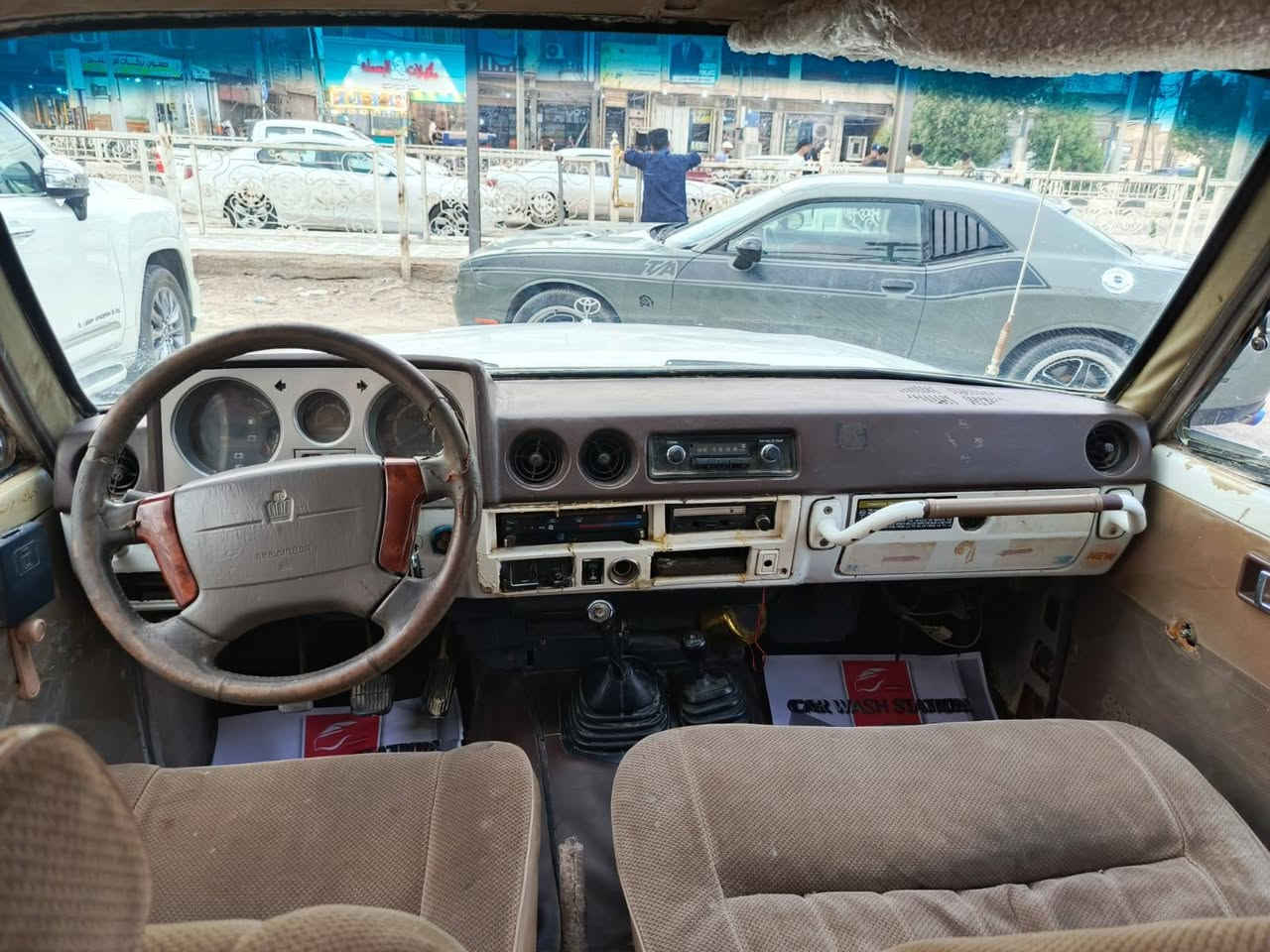 السلام عليكم لاندكروز موديل 84 مكفوله من الضربه والقصه ونغل الجثه والعيب الشرعي وكافه وكافه الاصوليات رغم ذي قار تحويل مباشر سعر السياره 30 ورقه وبيها مجال مكان السياره الناصريه مركز المدينه رقم الهاتف ***********
