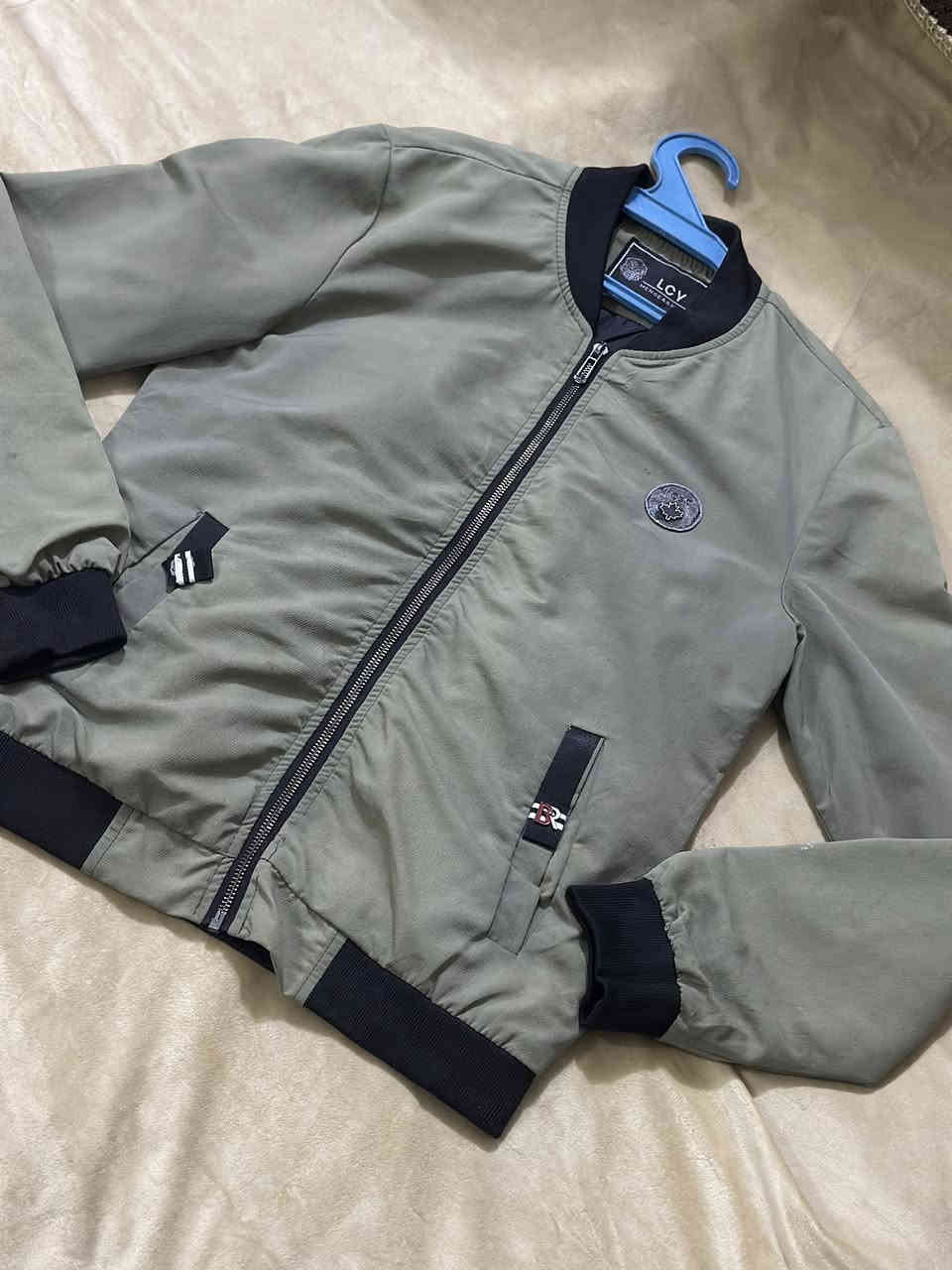 قمصلة كوالتي عالي بالة اوربية السعر 8الف 💸 
‌‎يتوفر توصيل داخل النجف و بغداد 🚚 

***********‌‎للحجز يرجى التواصل معنا دايركت او على الواتساب 

.
.
.
.
.
.
‌‎#البسة_رجالية_نسائية_اكسسوارات_ساعات_هدايا #كوالتي_درجه_اولى💯💯 #ملابس_احذية_حقائب_شالات_اكسسوارات_نظارات_قبعات_شالات
