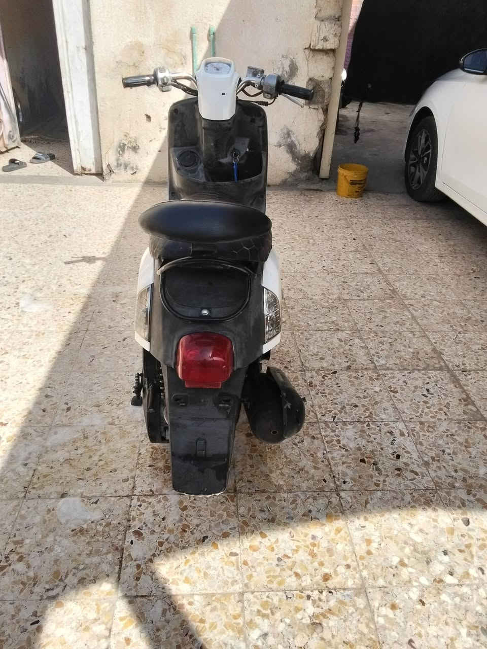 سلام عليكم دراجه بوليسي كابريتر للبيع شغاله كله مكفوله كفاله عامه مكاني العماره سادين حي الشهداء السعر 700 وبيها مجال رقم الهاتف ***********
