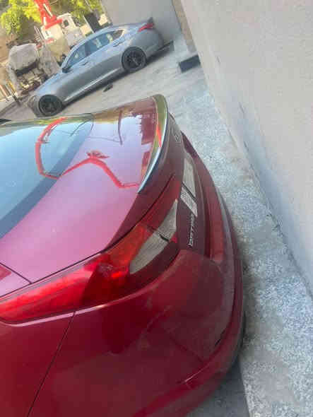 كيا اوبتما 2012
محرك 200 تيربو 
فول مواصفات بصمه بنوراما 
جلد كشنات كهرباء تحكم ستيرن 
شاشه كامرا قطعتين تبريد حادث جاملغ وبنيد 
سونار مرفق السعر 106 وبيه مجال 
للستفسار ***********
مكلف بلنشر
