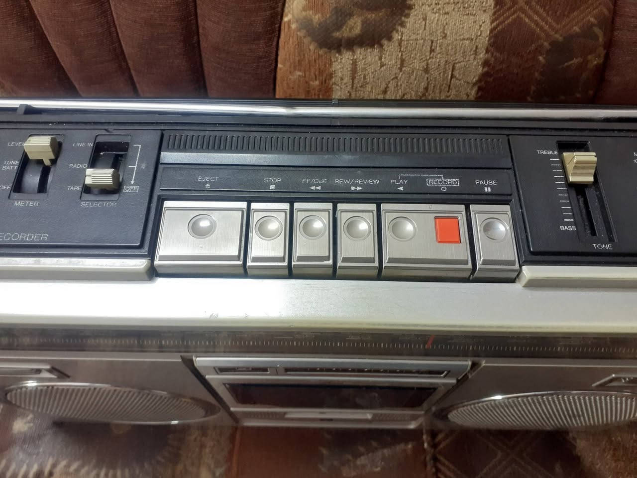 على   وضع   الشركة   كامل   بدون  خلل
السعر   النهائي   بدون   معاملة    ١٢٥   الف


**إذا كنت صاحب هذا الإعلان وتريد حذفه لأي سبب، رجاءا أرسل رسالة إلى الدعم الفني**