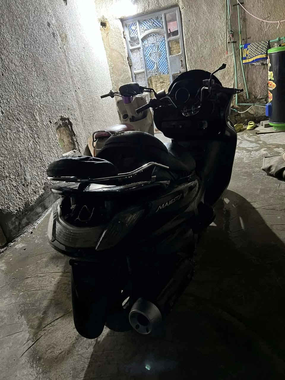 بغداد.  ‏‪0771 226 1193‬‏
دراجه ماجسته مكينه ما مفتوحه وشغاله بس وكفت بيه ماتخذ بانزين ماعرف خلله مستعجل ع بيتعه السعر 500

