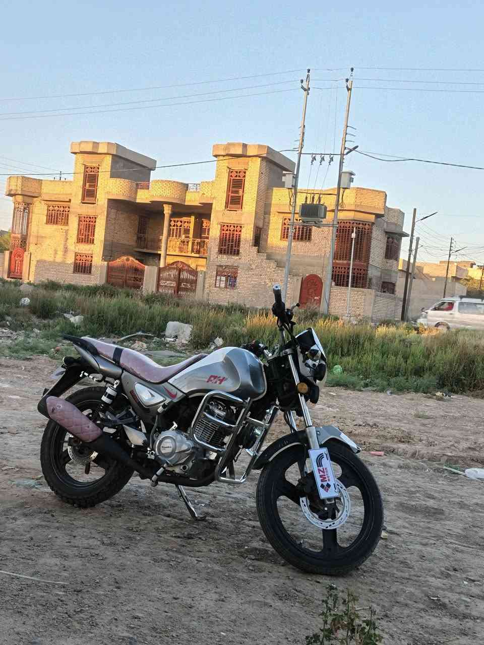 السلام عليكم AH للبيع نضيف كلشي ما ناقصه مفتوح مره وحده محرك 150 
والدراجه نضيفه علئ اخر حبايه 
خااص


**إذا كنت صاحب هذا الإعلان وتريد حذفه لأي سبب، رجاءا أرسل رسالة إلى الدعم الفني**