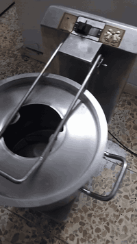 من رخصة الادمن المحترام عندي خلاط حمص وجميع الصلصات مستعمل قليل اخو ال...