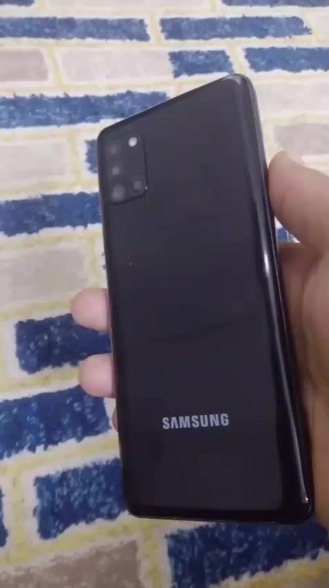 السلام عليكم للبيع اي 31 الجهاز حلو نظيف فقط امبدل شاشه نوعيه زينه وبيها فطر ما مؤثر على اللمس نهائيا الجهاز الشخص ما مشخوط نظيفه معنى الكلمه ما عدا الفطر اللي بالشاشه ذاكره 128 بطاريه 5000 8 + 8 ببجي 60 فريم كاميرات تخبل مكان بغداد العبيدي السعر 90 وبي مجال بسيط جدا رقمي اتصال ***********
