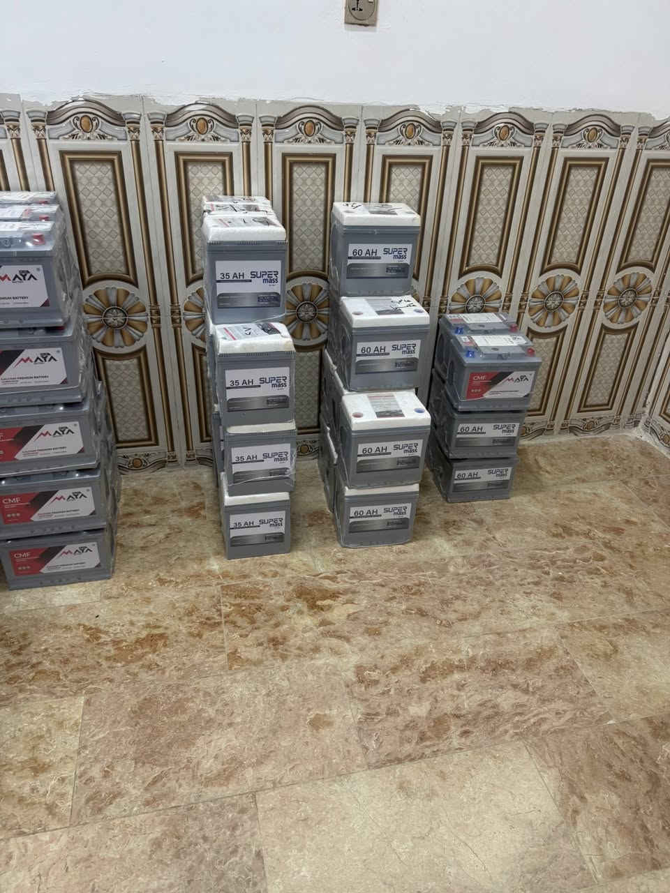 نود إعلام زبائننا الكرام بوصول بطاريات ضمان وامان واستبدال ضمان حقيقي لمده سنه استبدال  مع كرت ضمان وتاريخ الشراء ومحل البيع
بلاضافه إلى كافه الزيوت والفلاتر والشحوم والهيدروليك مستعدون لتجهيز كافه الدوائر الحكوميه والشركات الأهليه البيع جمله ومفرد 
العنوان باسم العتابي للزيوت والفلاتر  
النصر مقابل البريد مجاور داىره مرور النصر ***********
